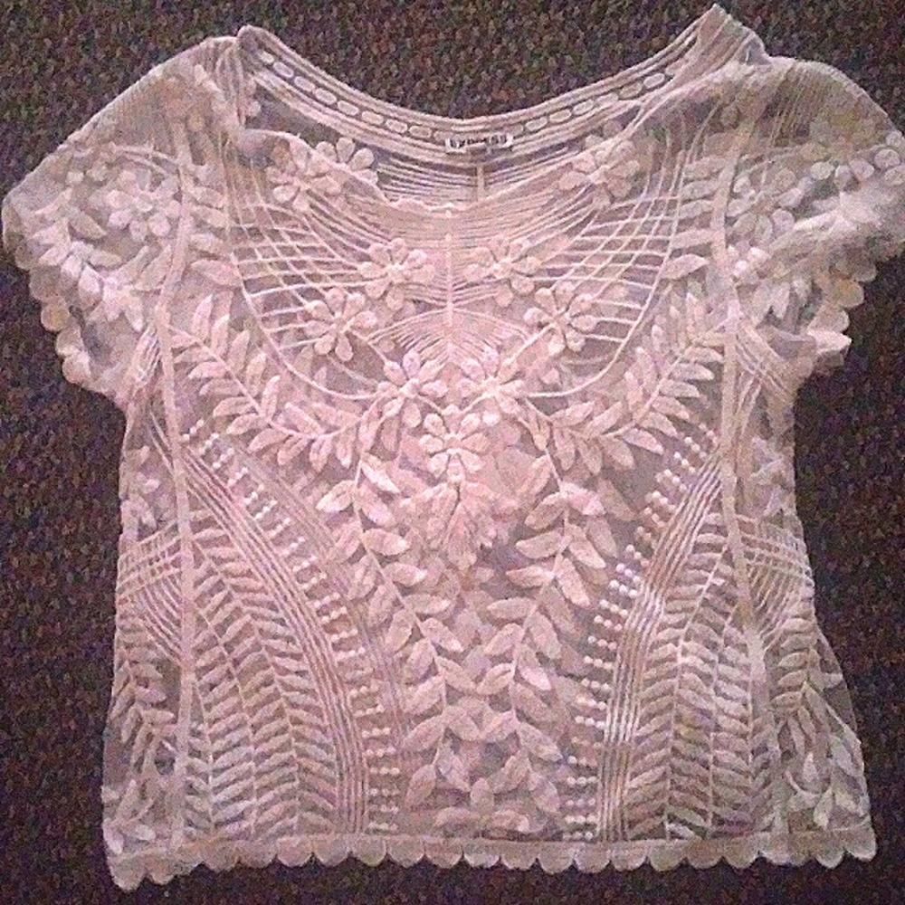 Express , exceptionally laced,WHITE  crop top size XS